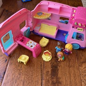 Vtech Starlight Trailer, Pink - LIKE NEW - (1.5-4 years) Lights up & Plays Music